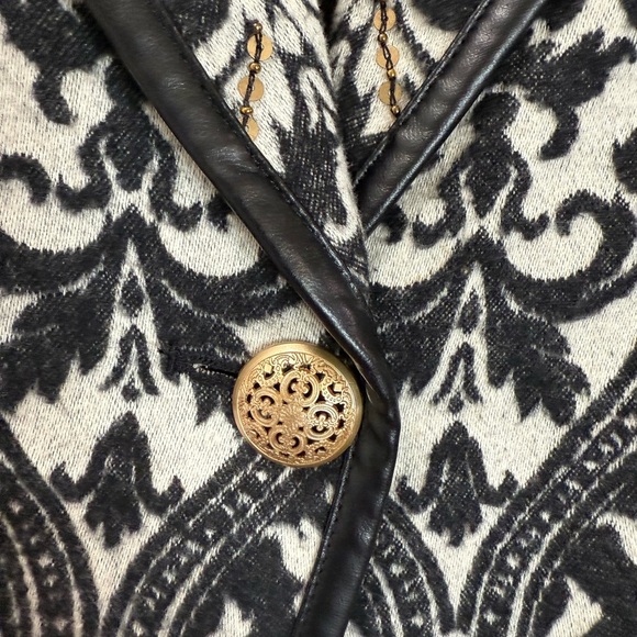 Chico’s NWT Jacquard Brocade Blazer Jacket Black White Gold Pattern Size 1 (M) - Picture 4 of 7
